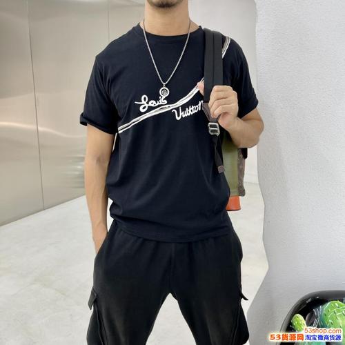 男装赛场上的王牌 如何捕获一手爆款货源，引领高性价比风潮